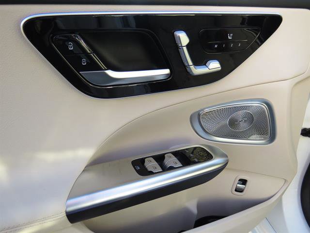 Used 2025 Mercedes-Benz C 300 4MATIC Sedan image 9