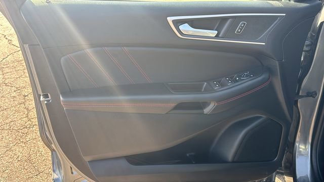 Certified 2024 Ford Edge ST-Line AWD/4WD image 10