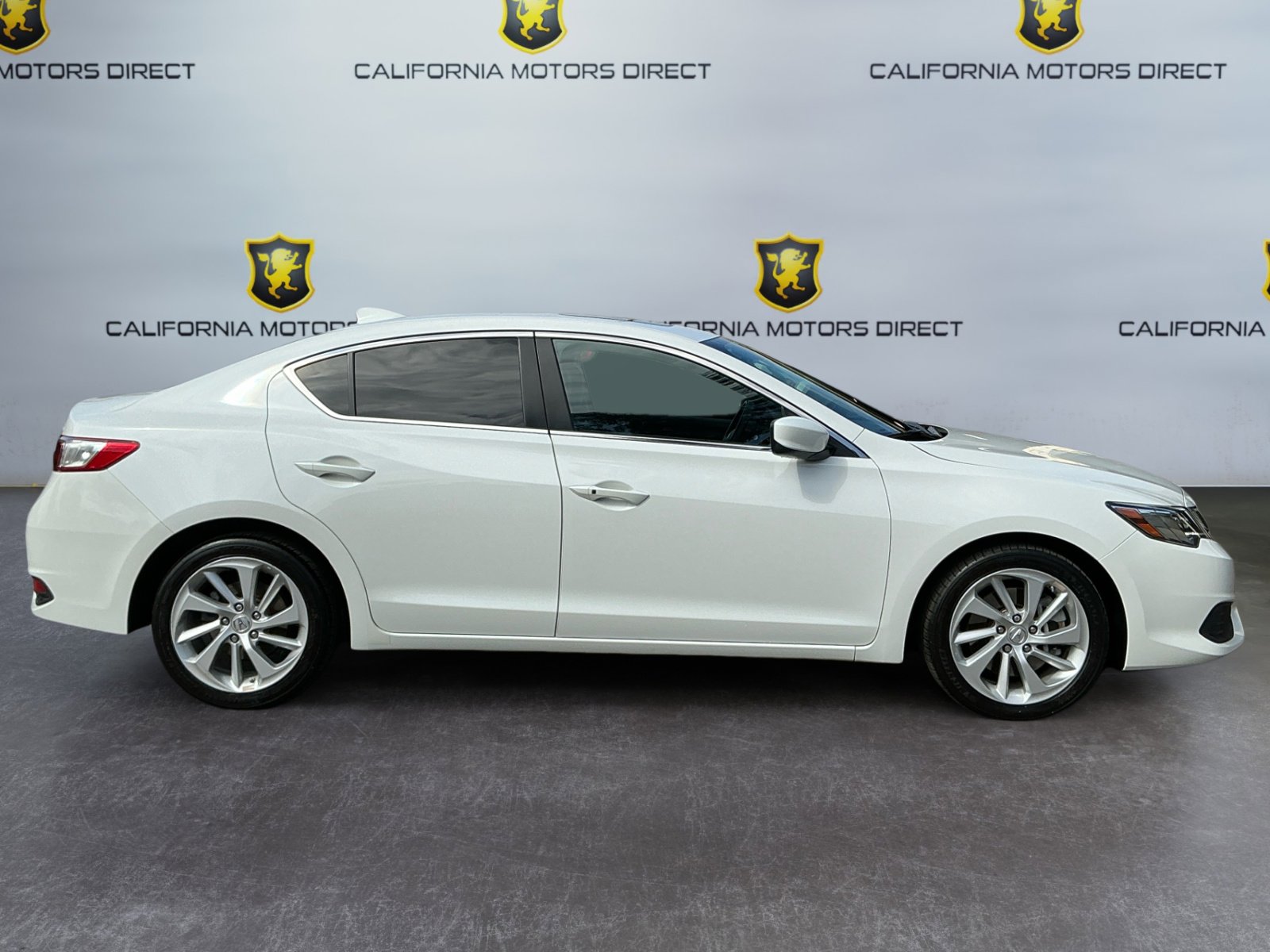 Used 2017 Acura ILX w/ Premium Package image 4