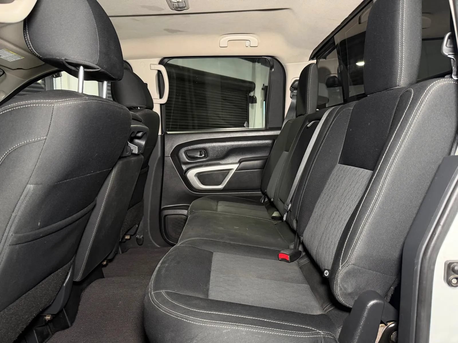 Used 2018 Nissan Titan S AWD/4WD image 17