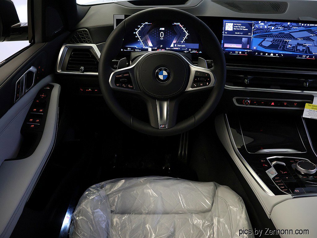 New 2026 BMW X5 xDrive40i w/ M Sport Package AWD/4WD image 15
