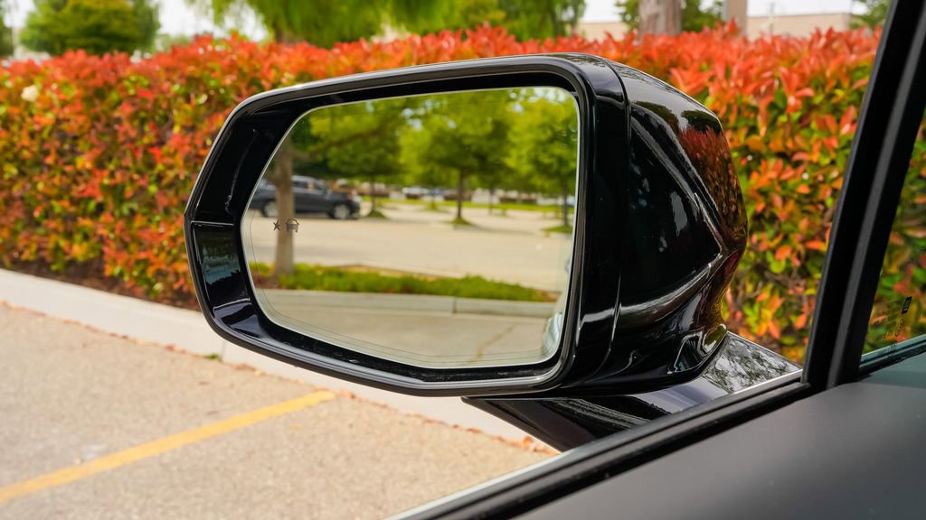 Certified 2025 Cadillac XT6 Premium Luxury w/ Platinum Package image 28