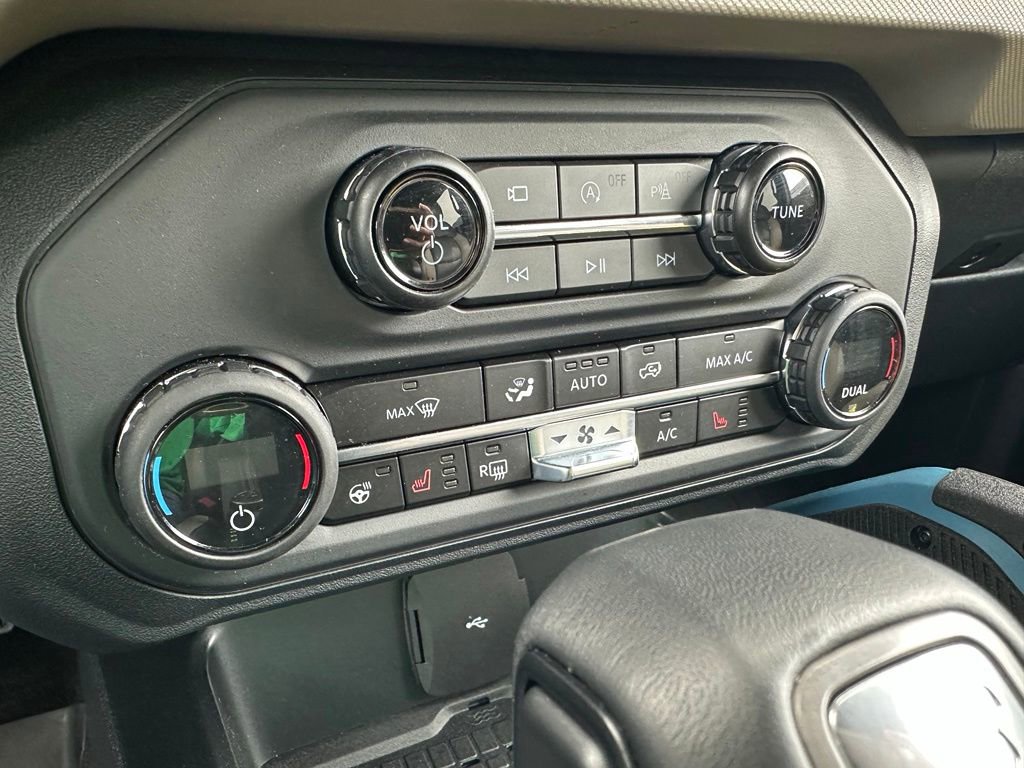 Used 2024 Ford Bronco Wildtrak AWD/4WD image 14