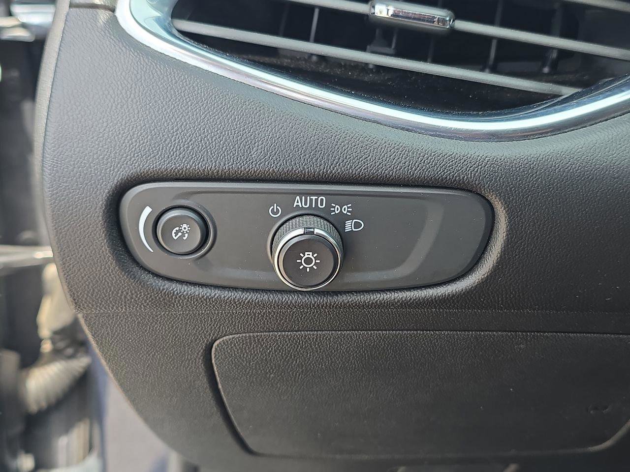 Used 2020 Chevrolet Malibu LT image 27