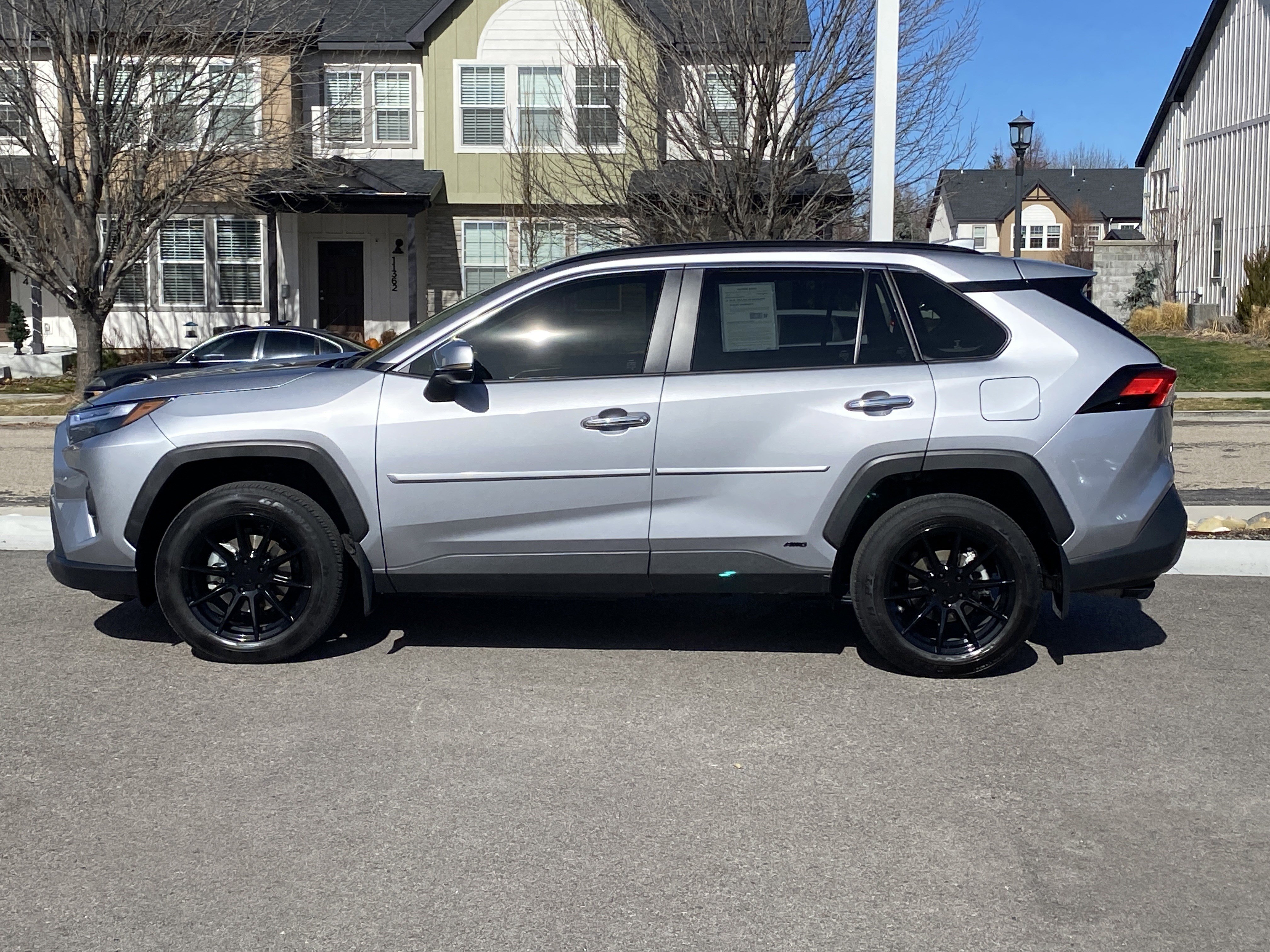 Used 2022 Toyota RAV4 Limited image 3