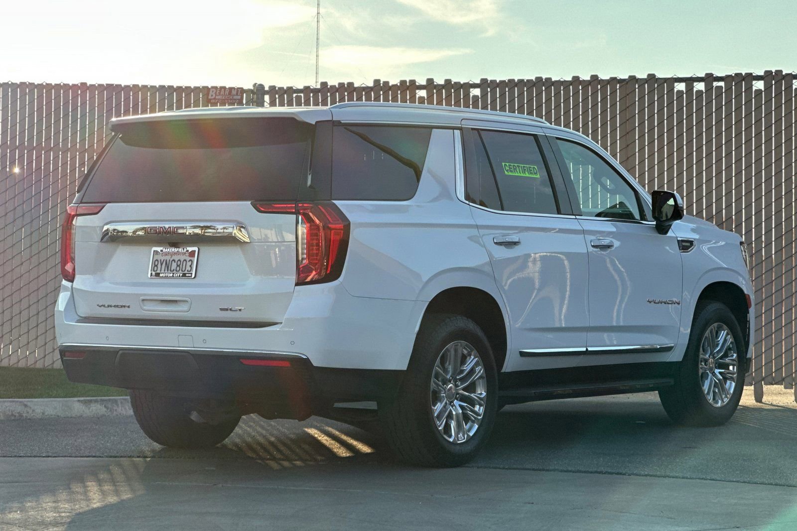 Used 2021 GMC Yukon SLT w/ SLT Luxury Package image 4