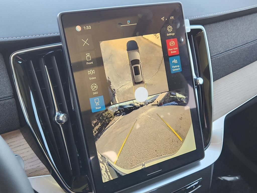 New 2026 Volvo XC90 T8 Plus w/ Protection Package Premier AWD/4WD image 9
