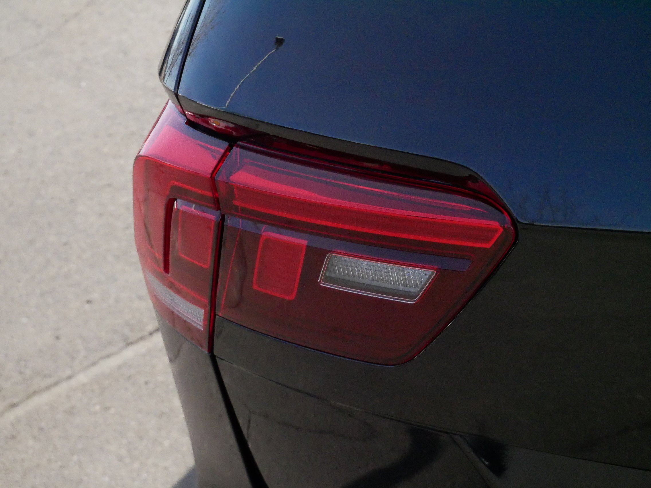 Certified 2024 Volkswagen Tiguan SE R-Line image 17