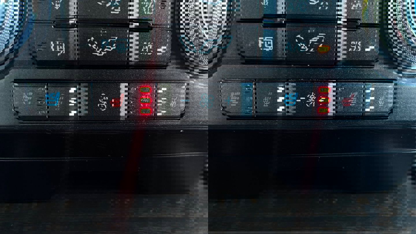 Used 2016 Ford F150 Platinum w/ Equipment Group 701A Luxury AWD/4WD image 34