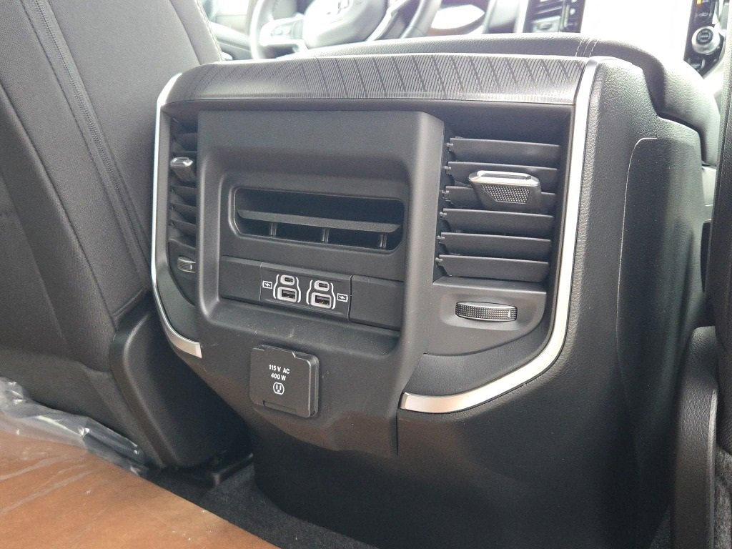 New 2026 RAM 1500 4x4 Crew Cab image 10