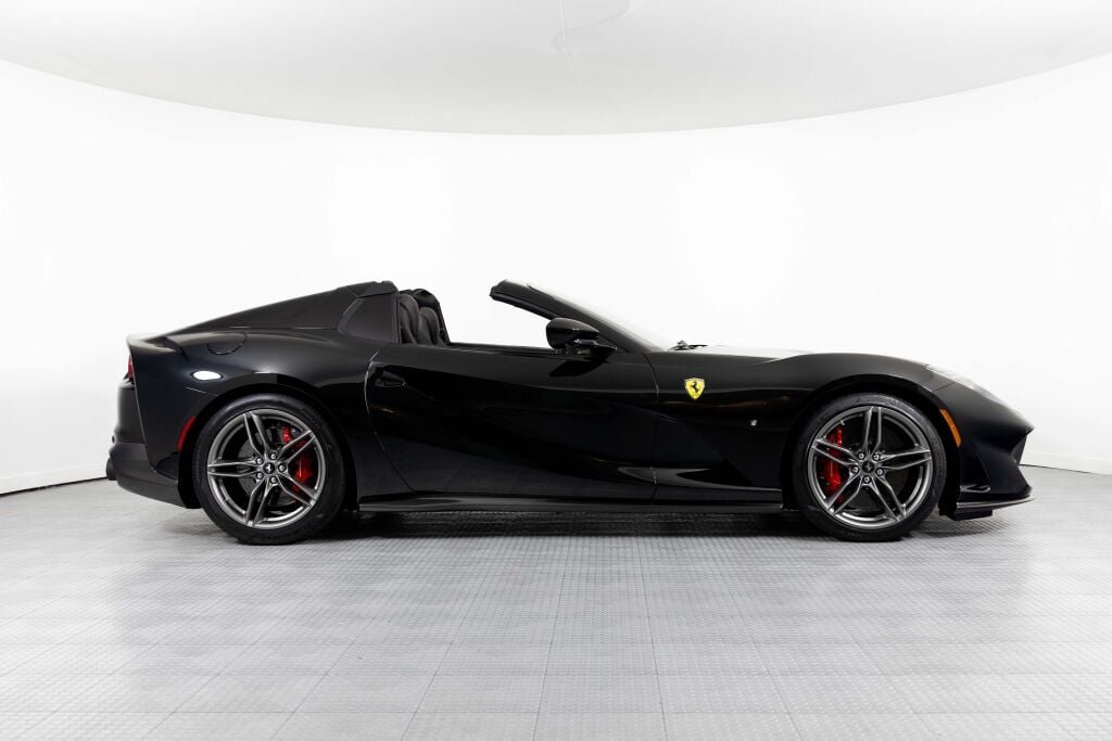 Used 2021 Ferrari 812 GTS RWD image 3
