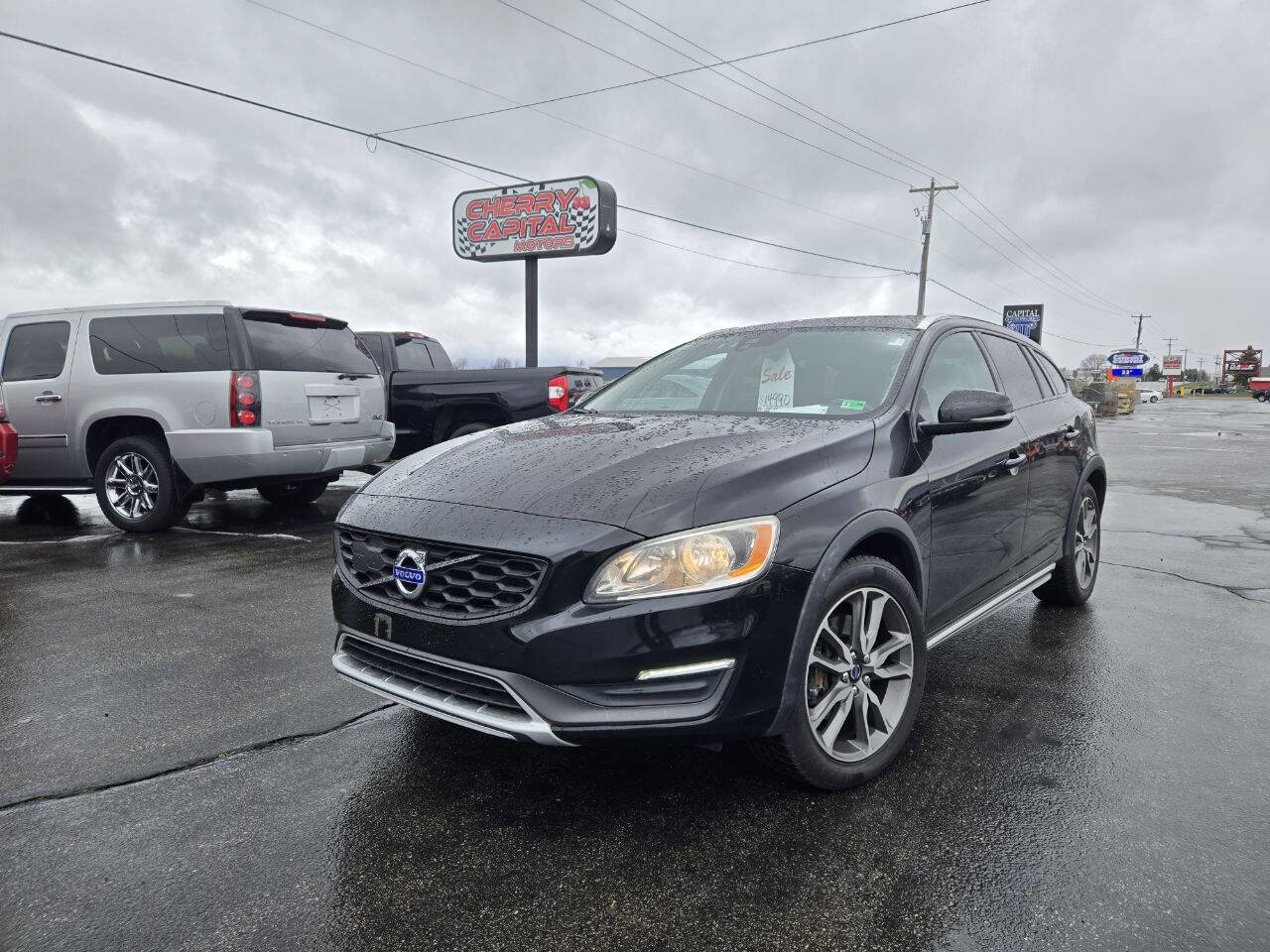 Used 2016 Volvo V60 T5 Cross Country image 4