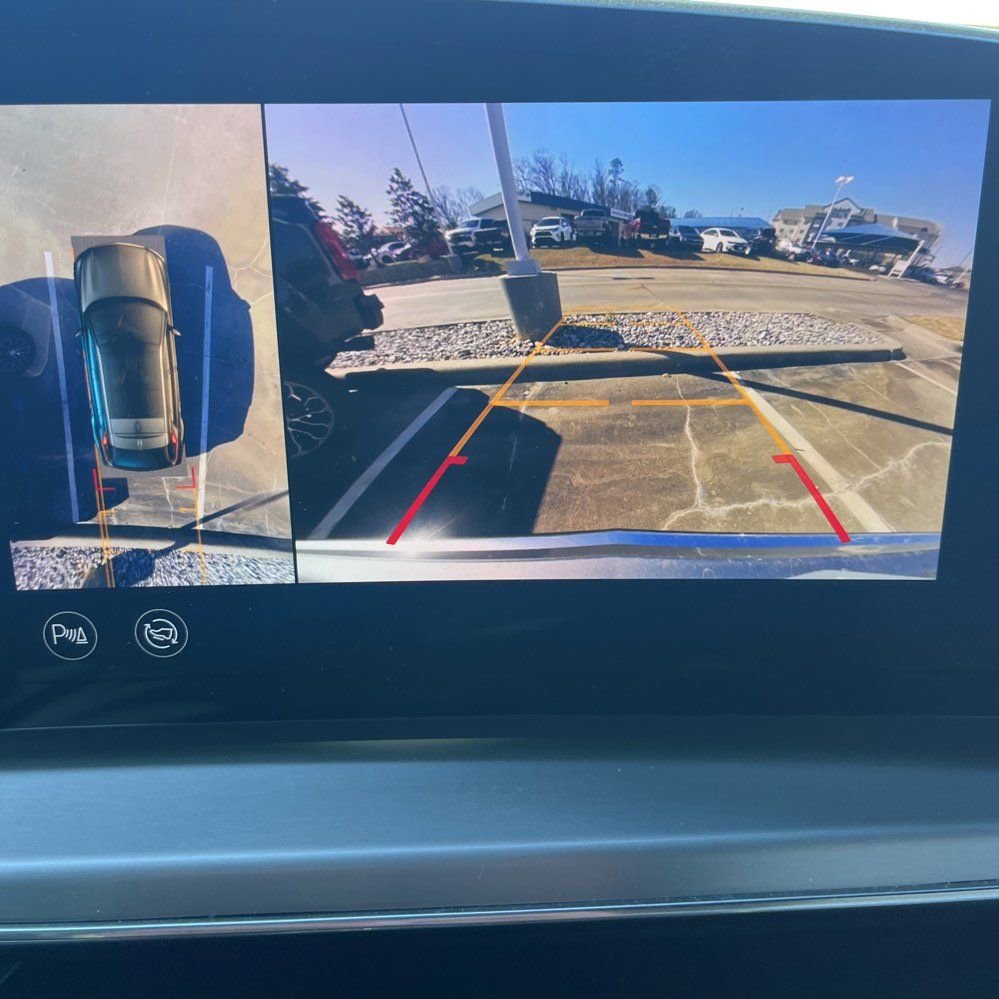 Used 2024 Cadillac Lyriq Luxury image 19