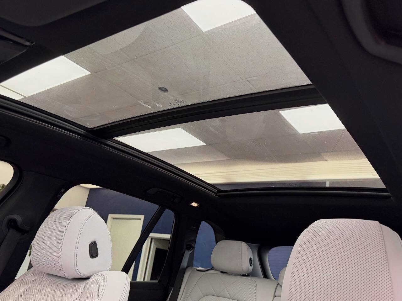 Used 2025 BMW X5 xDrive40i w/ M Sport Package image 55