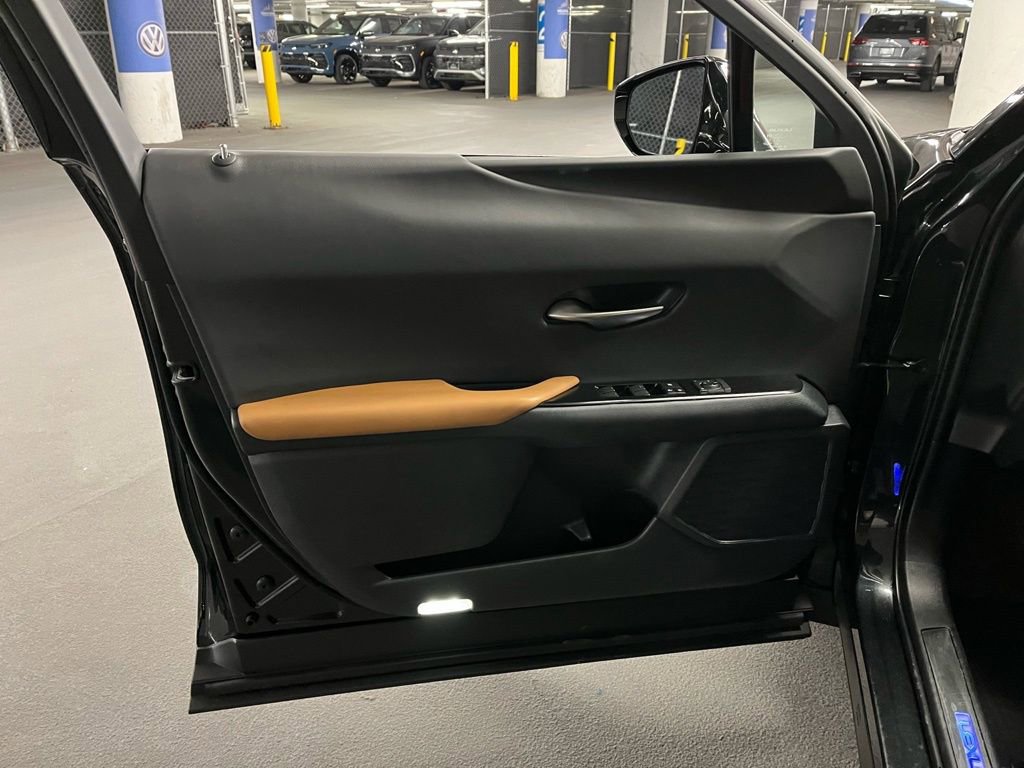 Used 2022 Lexus UX 250h 250h Base w/ Accessory Package (Z1) image 19