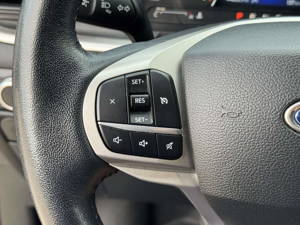 Certified 2022 Ford Explorer XLT AWD/4WD image 11