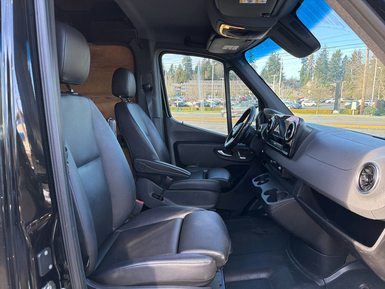 Used 2020 Mercedes-Benz Sprinter 2500 image 17