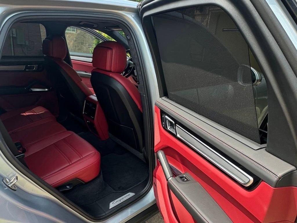 Used 2023 Porsche Cayenne Turbo S image 8