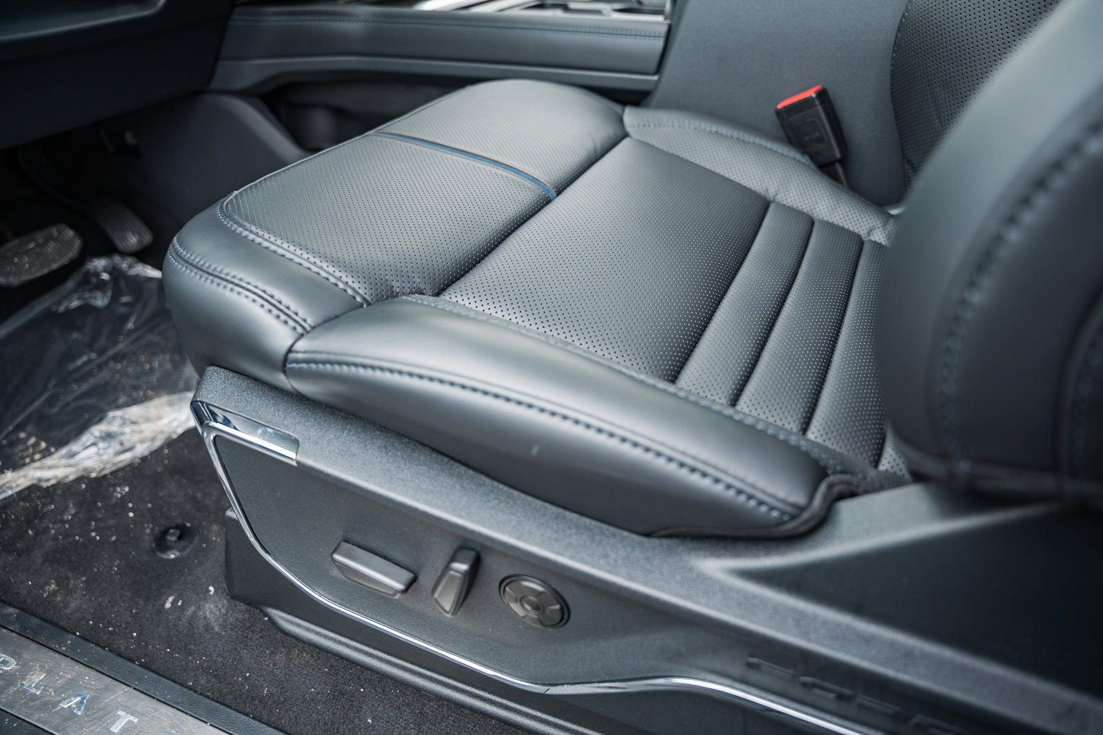 New 2026 Ford F250 Platinum image 45