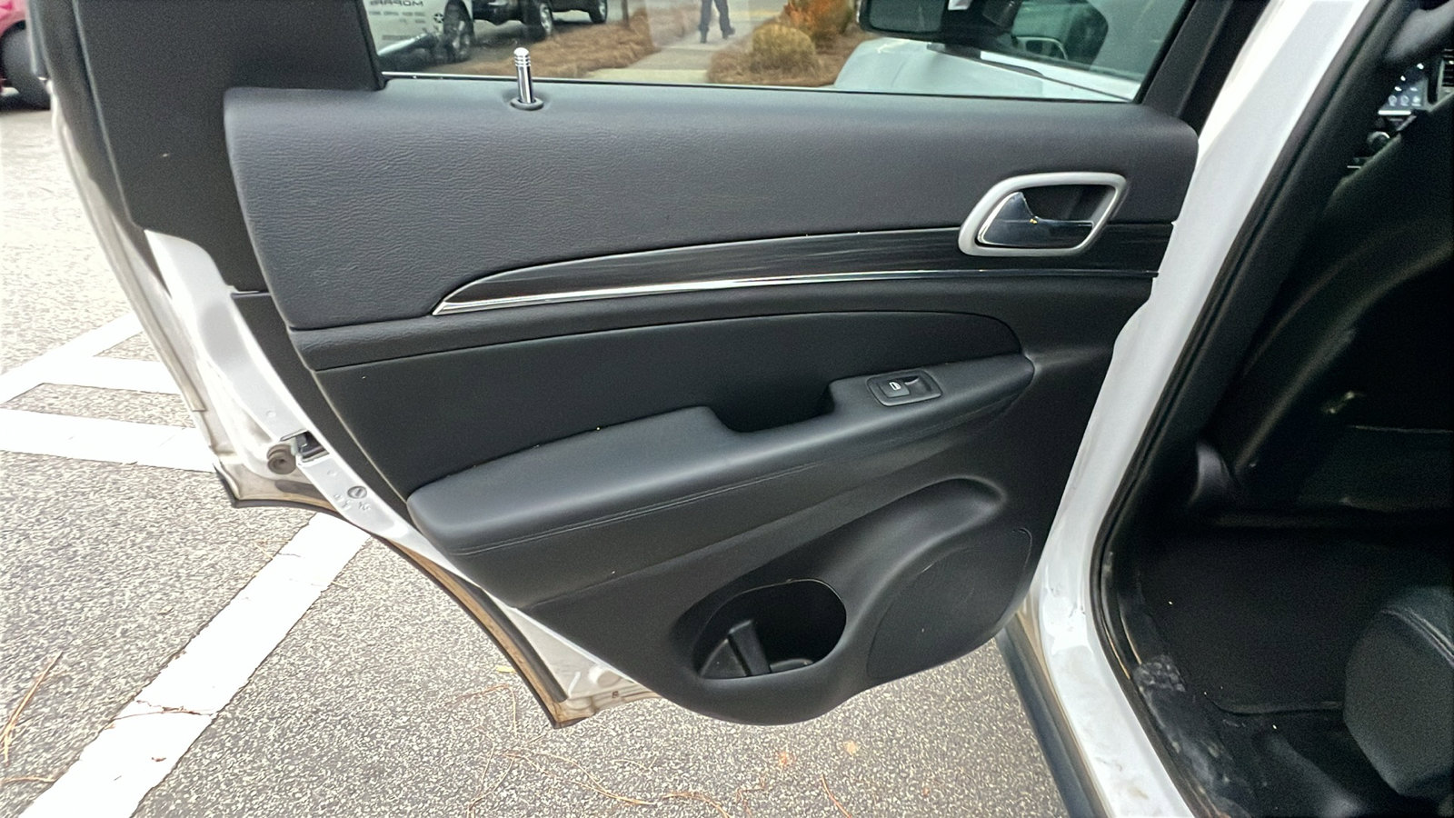 Used 2022 Jeep Grand Cherokee Limited image 24