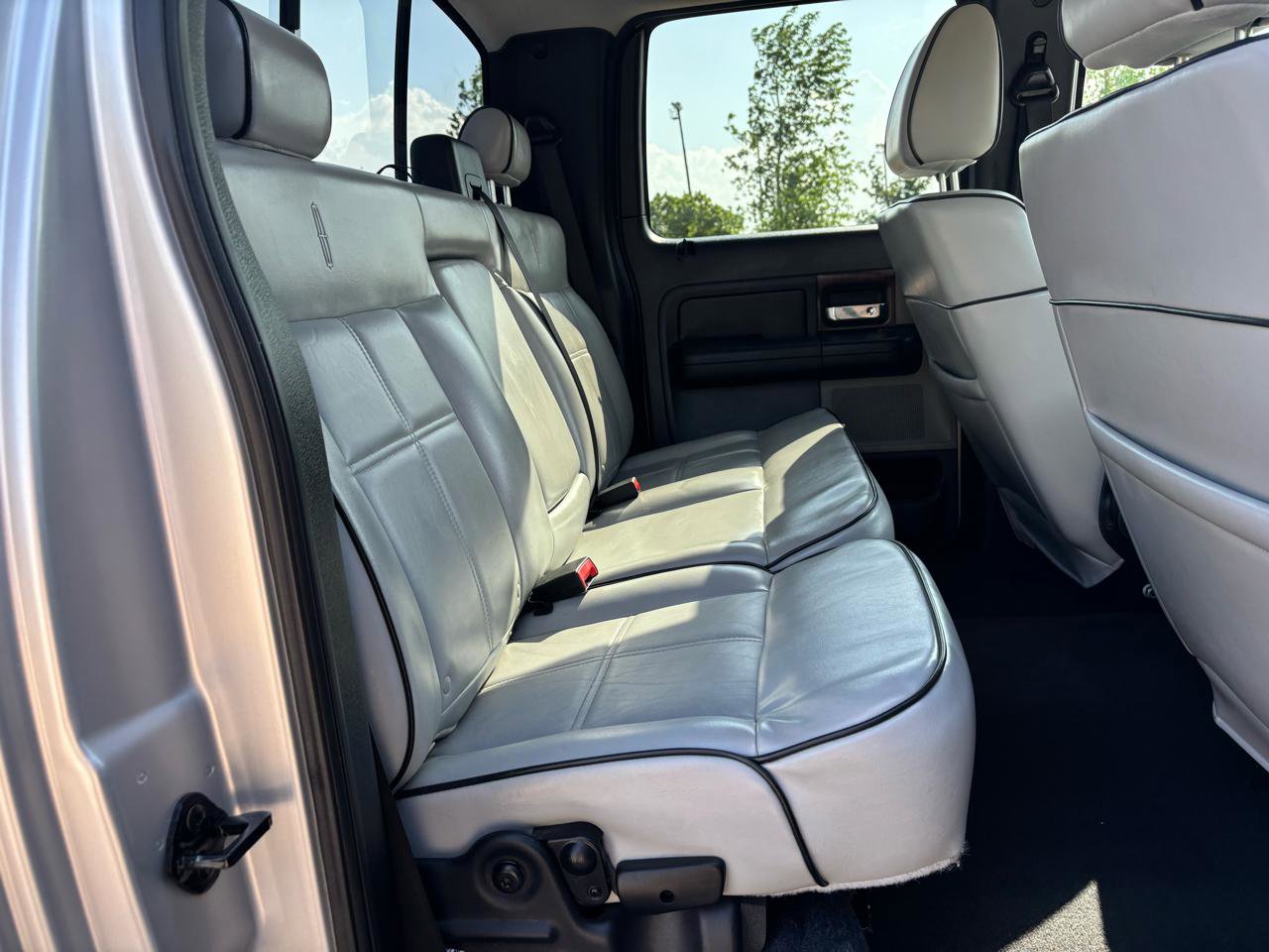 Used 2006 Lincoln Mark LT 2WD image 9