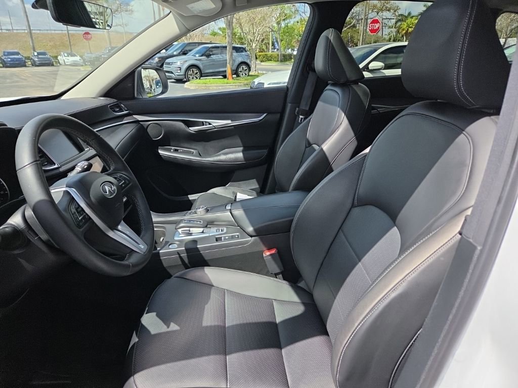 Used 2023 INFINITI QX50 Luxe image 17