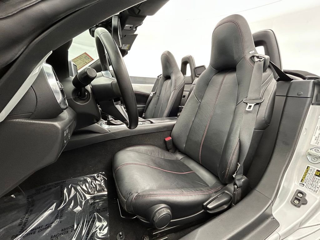 Used 2016 MAZDA MX-5 Miata Grand Touring RWD image 13