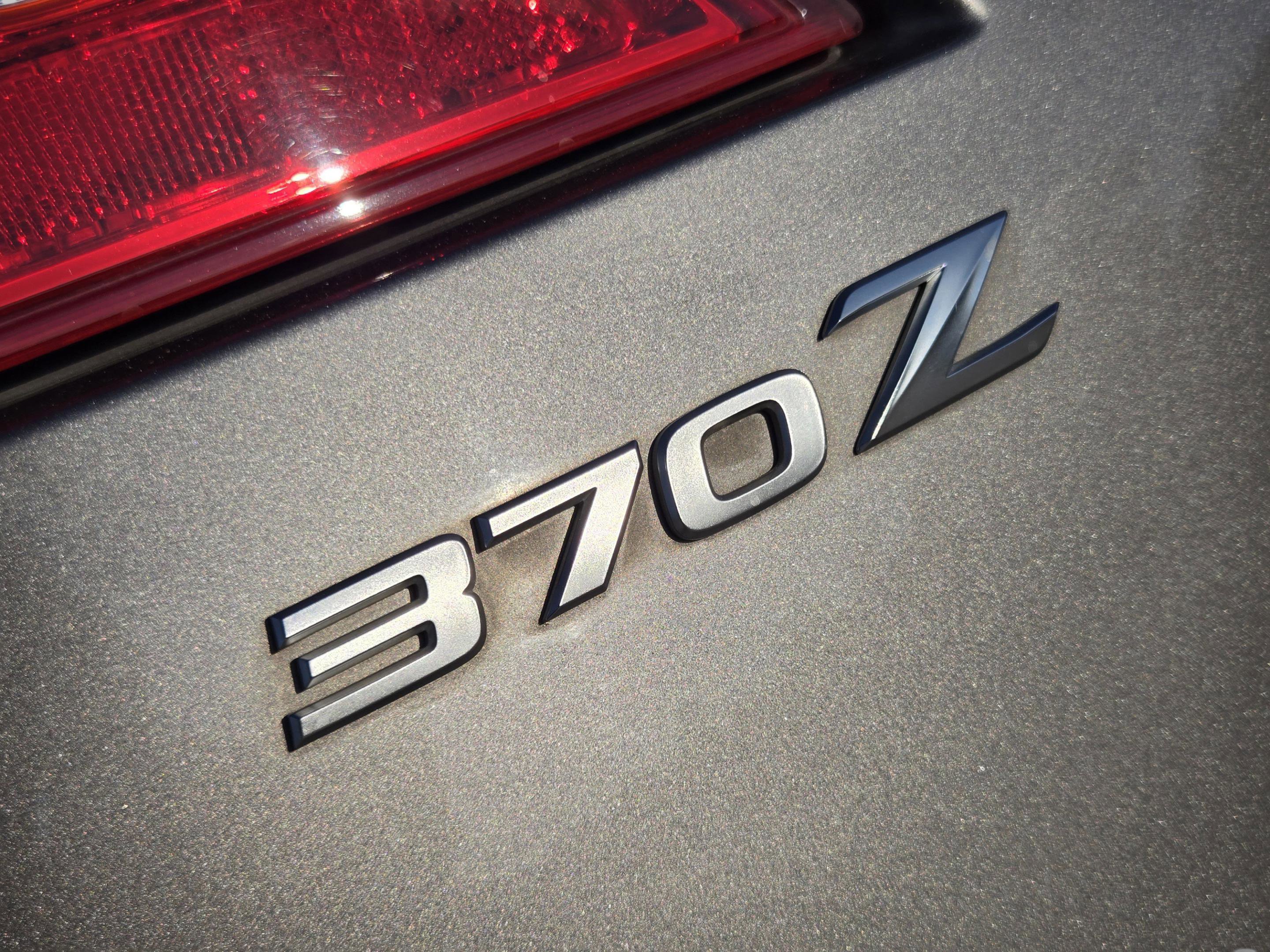 Used 2010 Nissan 370Z Touring RWD image 31