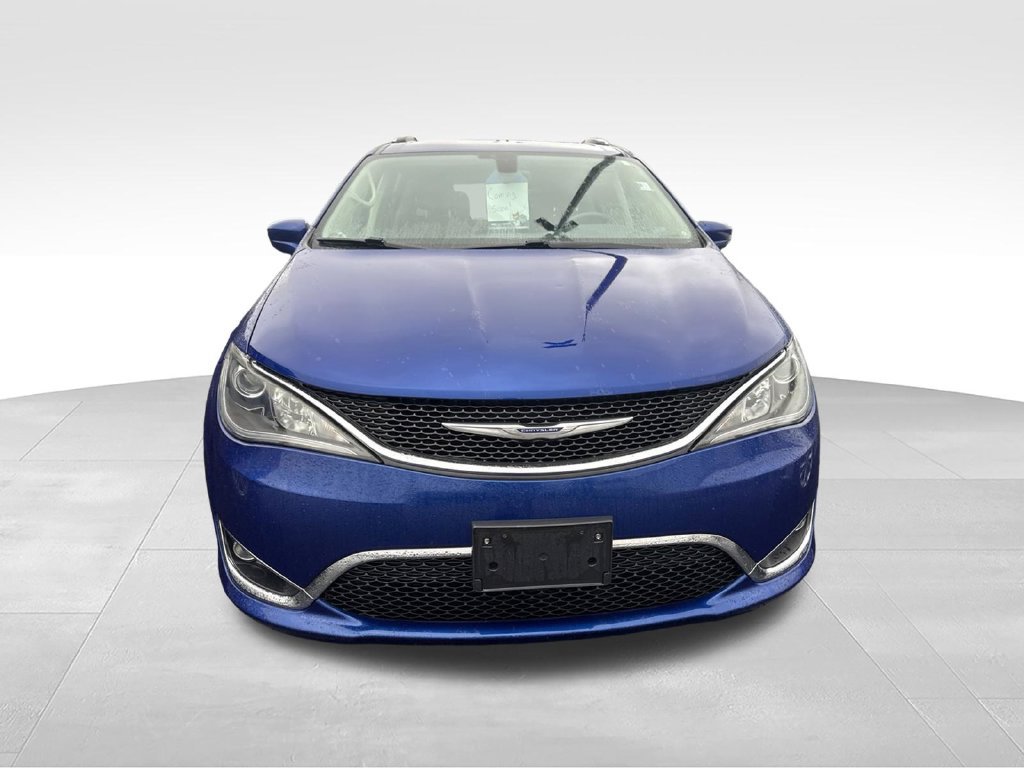 Used 2019 Chrysler Pacifica Touring-L w/ Tire & Wheel Group FWD image 4