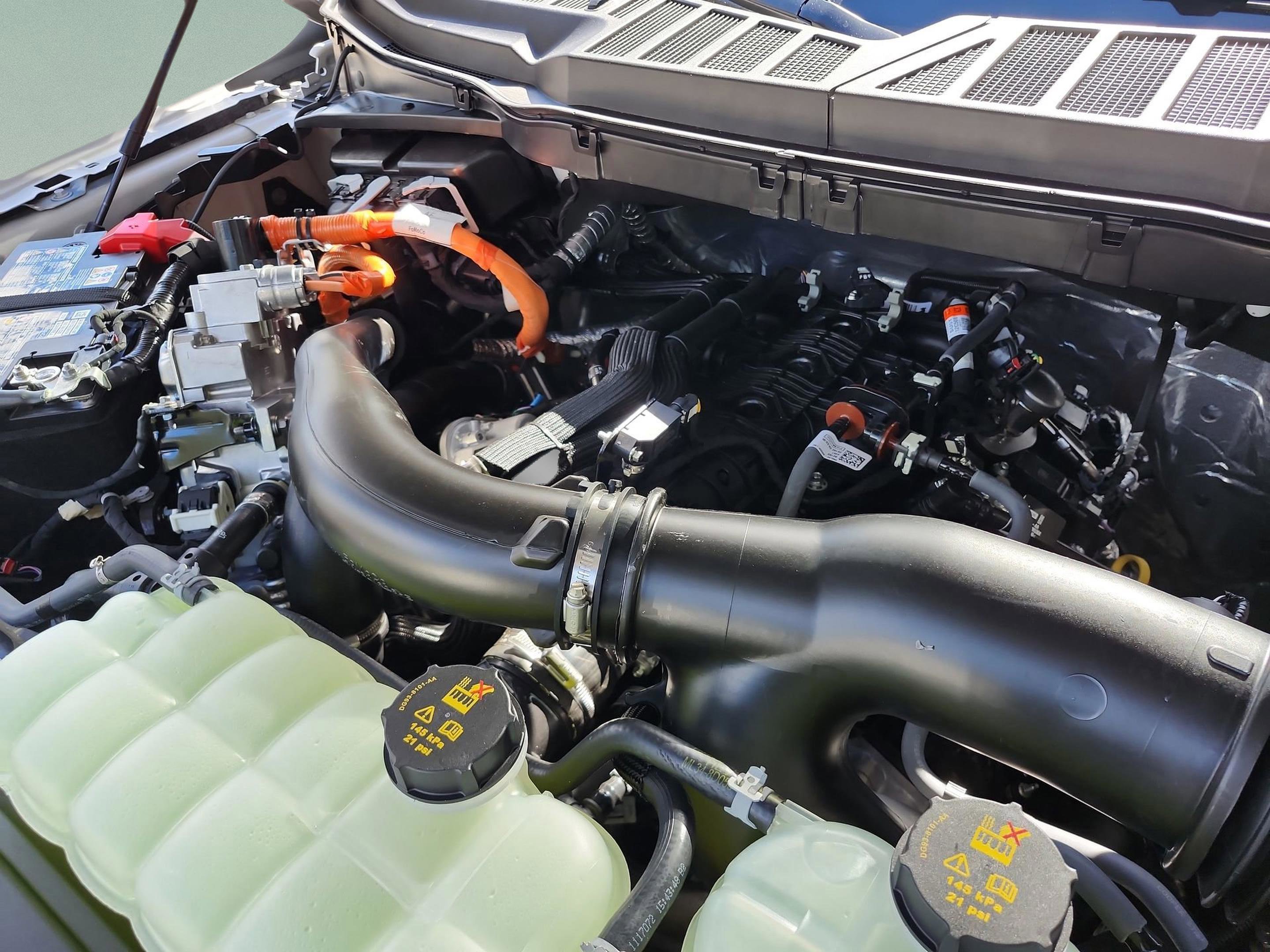 New 2025 Ford F150 Lariat w/ Equipment Group 502A High AWD/4WD image 26