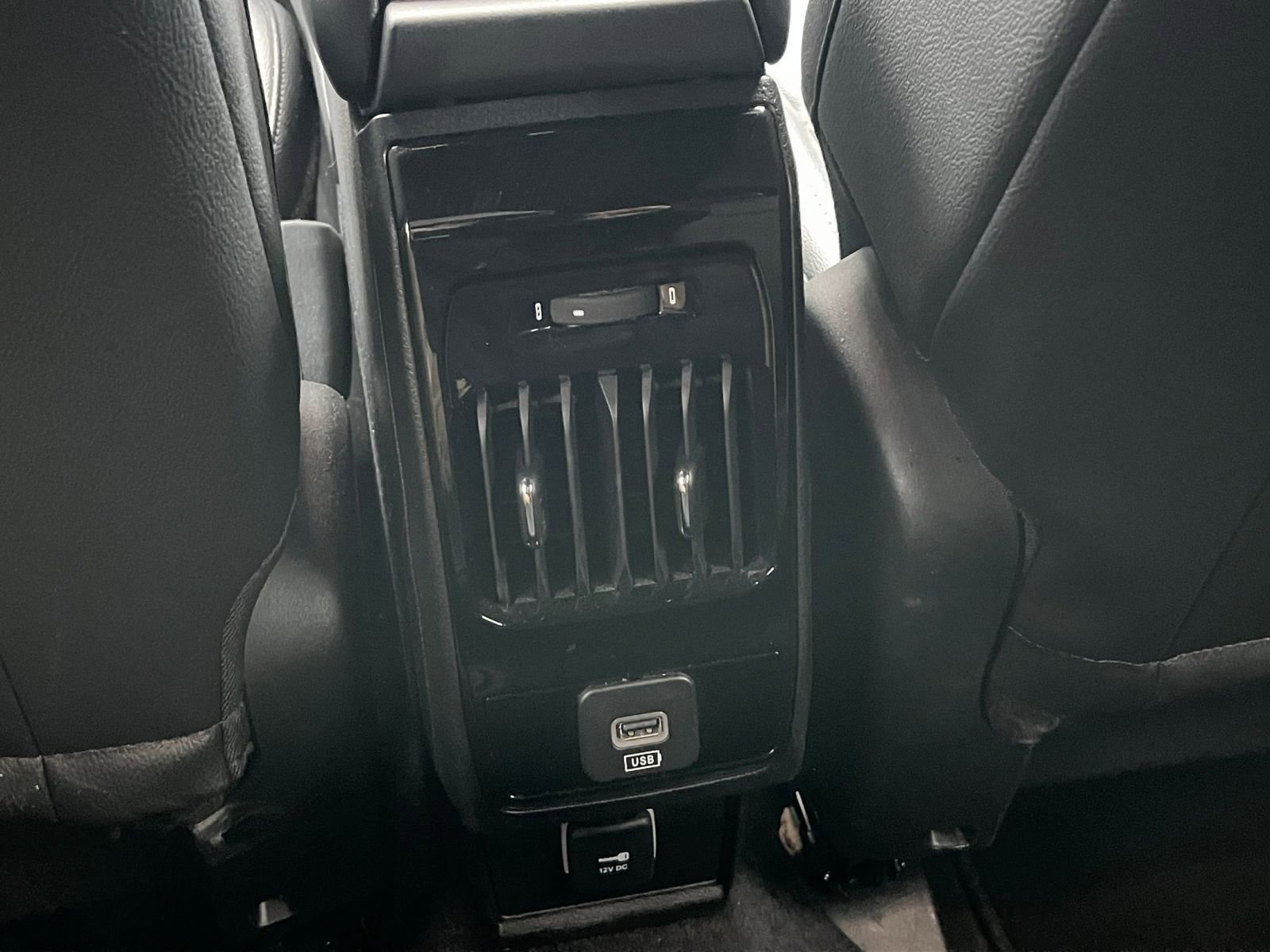 Used 2025 Jeep Compass Limited AWD/4WD image 23