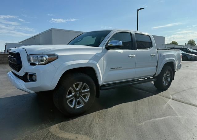 Used 2017 Toyota Tacoma Limited w/ Tow Package AWD/4WD image 1
