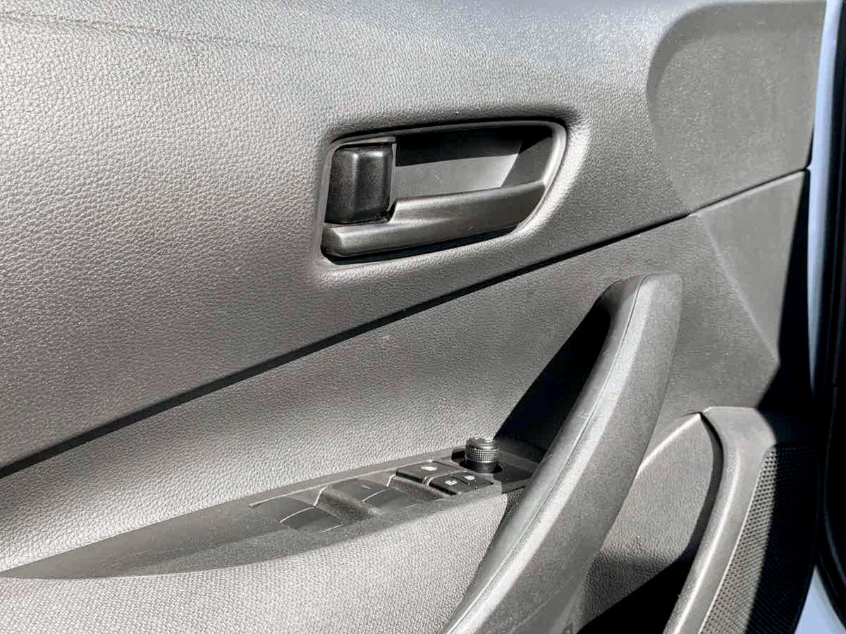 Used 2025 Toyota Corolla LE FWD image 14
