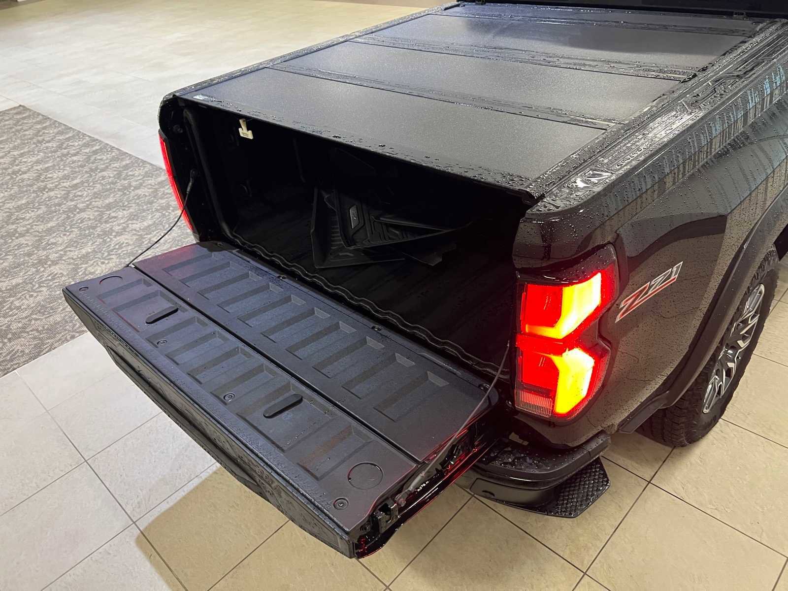 Used 2024 Chevrolet Colorado Z71 w/ Z71 Convenience Package 2 image 30