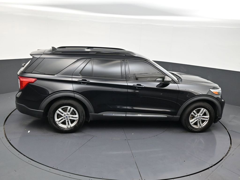 Used 2021 Ford Explorer XLT image 17