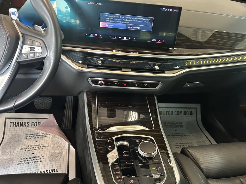 Used 2025 BMW X5 xDrive50e AWD/4WD image 23