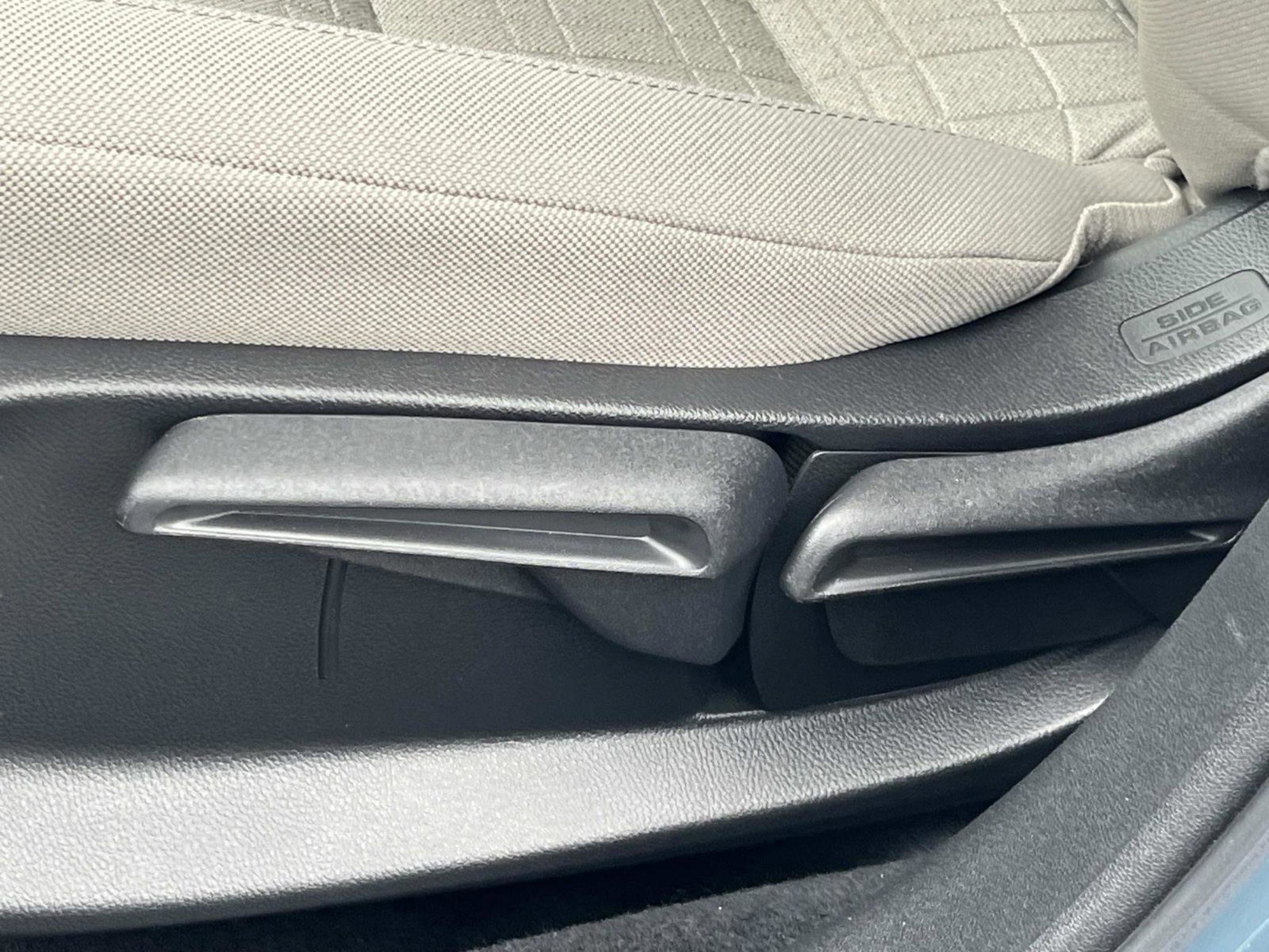 Used 2025 Honda HR-V LX image 23