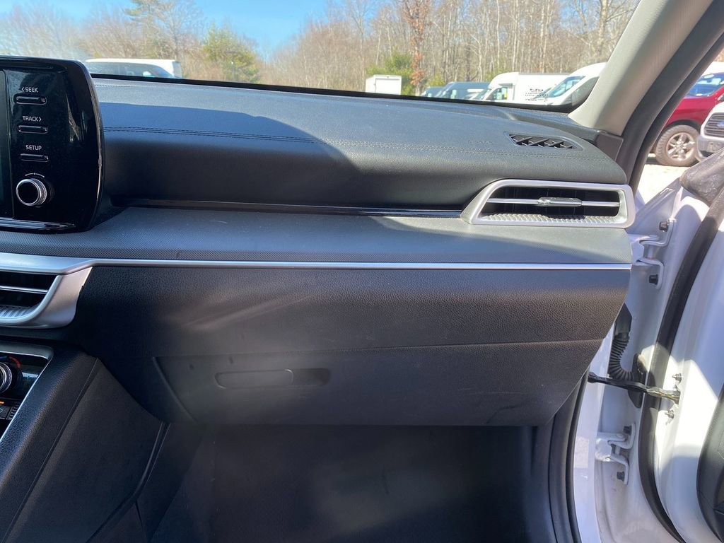 Used 2023 Kia K5 LXS image 28