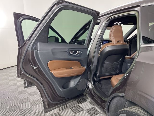 Used 2023 Volvo XC60 B5 Plus w/ Protection Package Premier FWD image 39