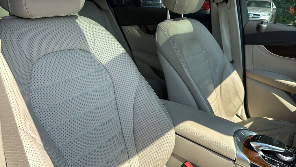 Used 2016 Mercedes-Benz GLC 300 4MATIC image 11