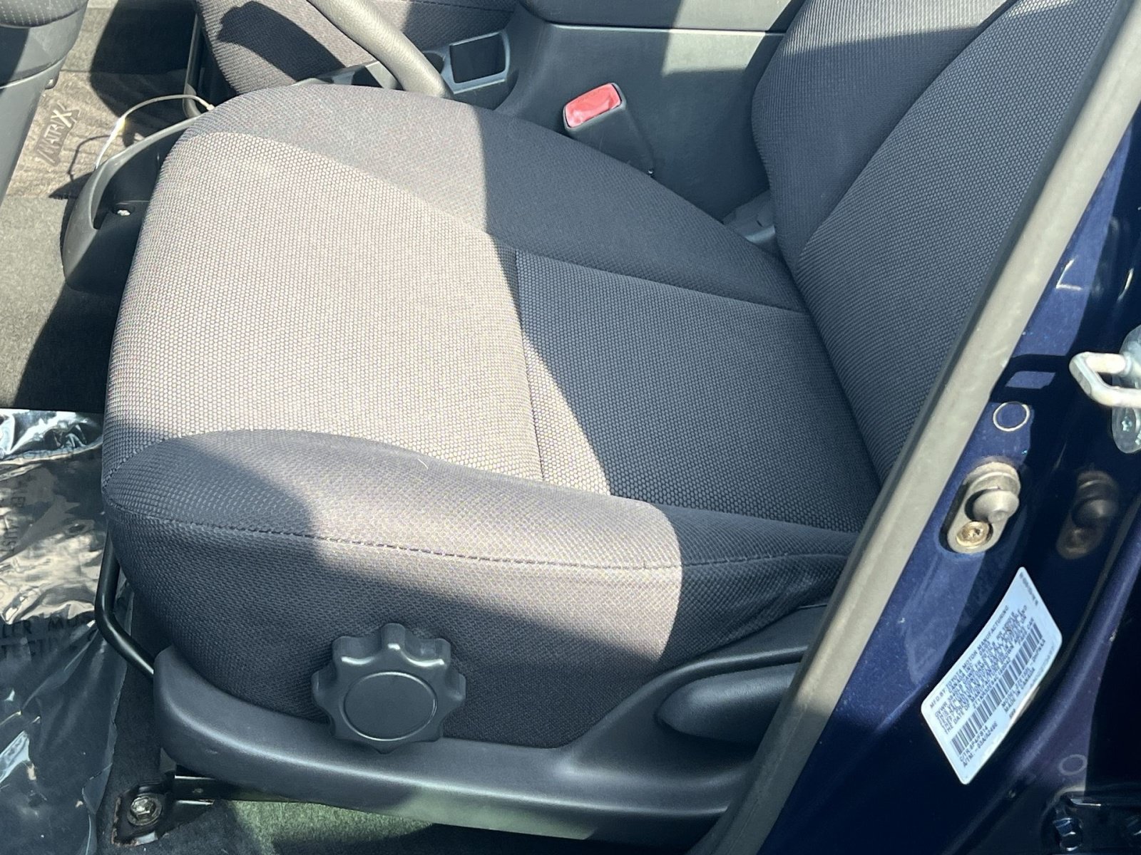 Used 2004 Toyota Matrix XR FWD image 11