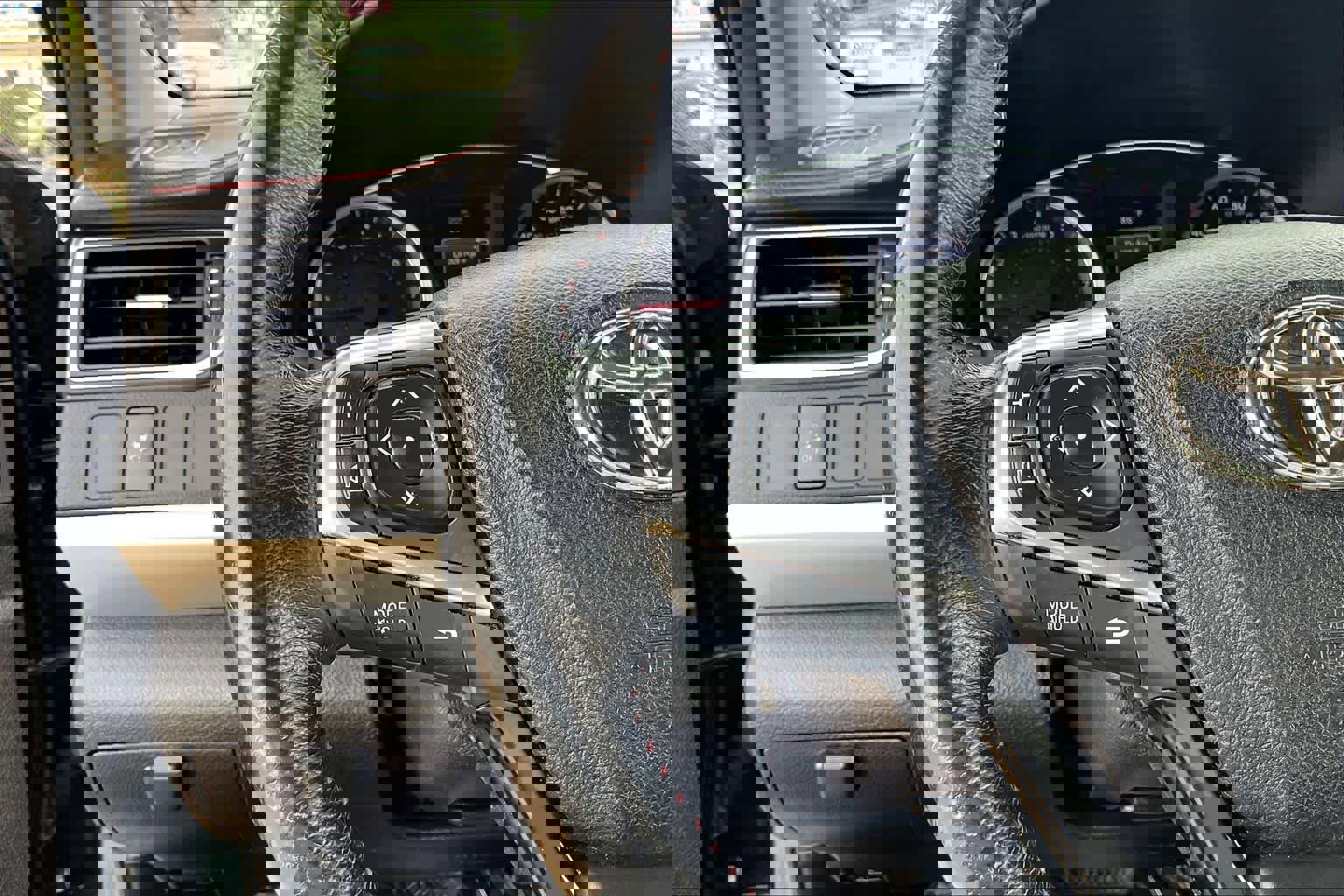 Used 2017 Toyota Camry LE image 21