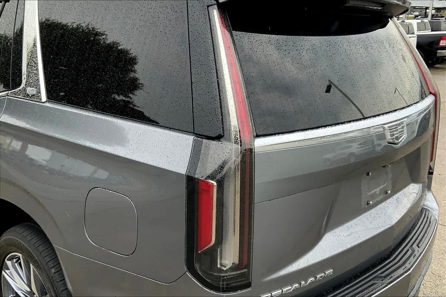Used 2021 Cadillac Escalade Premium Luxury w/ Driver Assist Tech Package AWD/4WD image 26