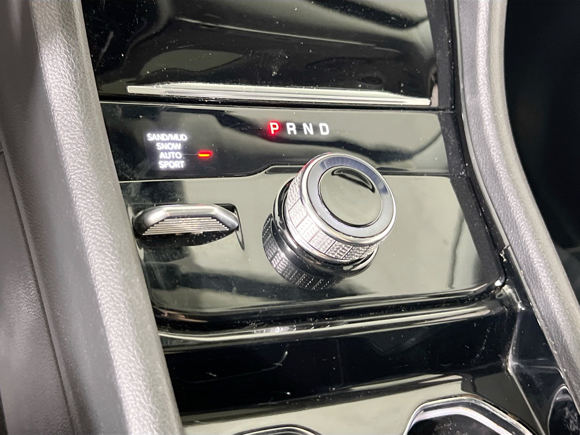 Used 2023 Jeep Grand Cherokee L Limited AWD/4WD image 17