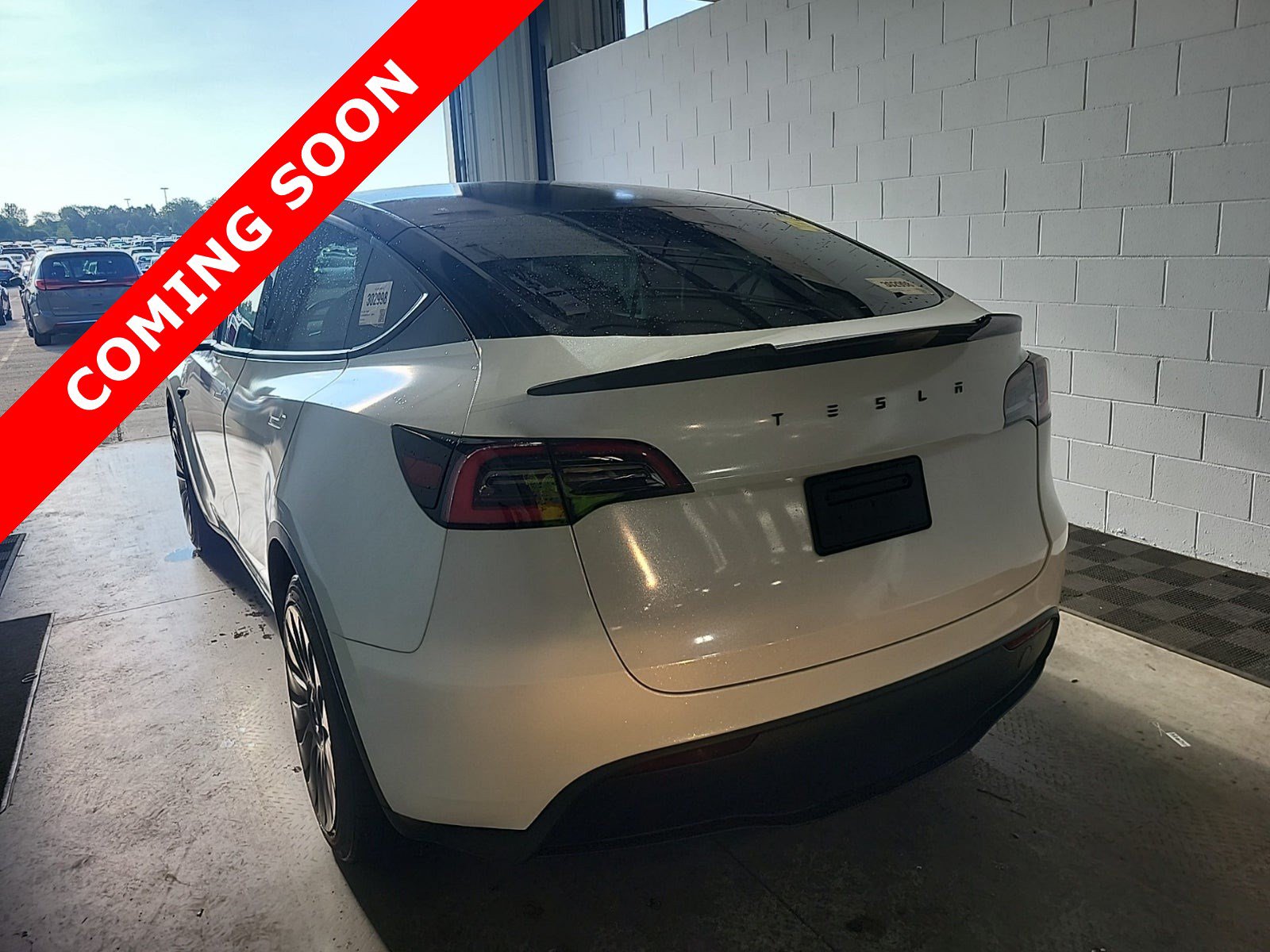 Used 2021 Tesla Model Y Long Range AWD/4WD image 3