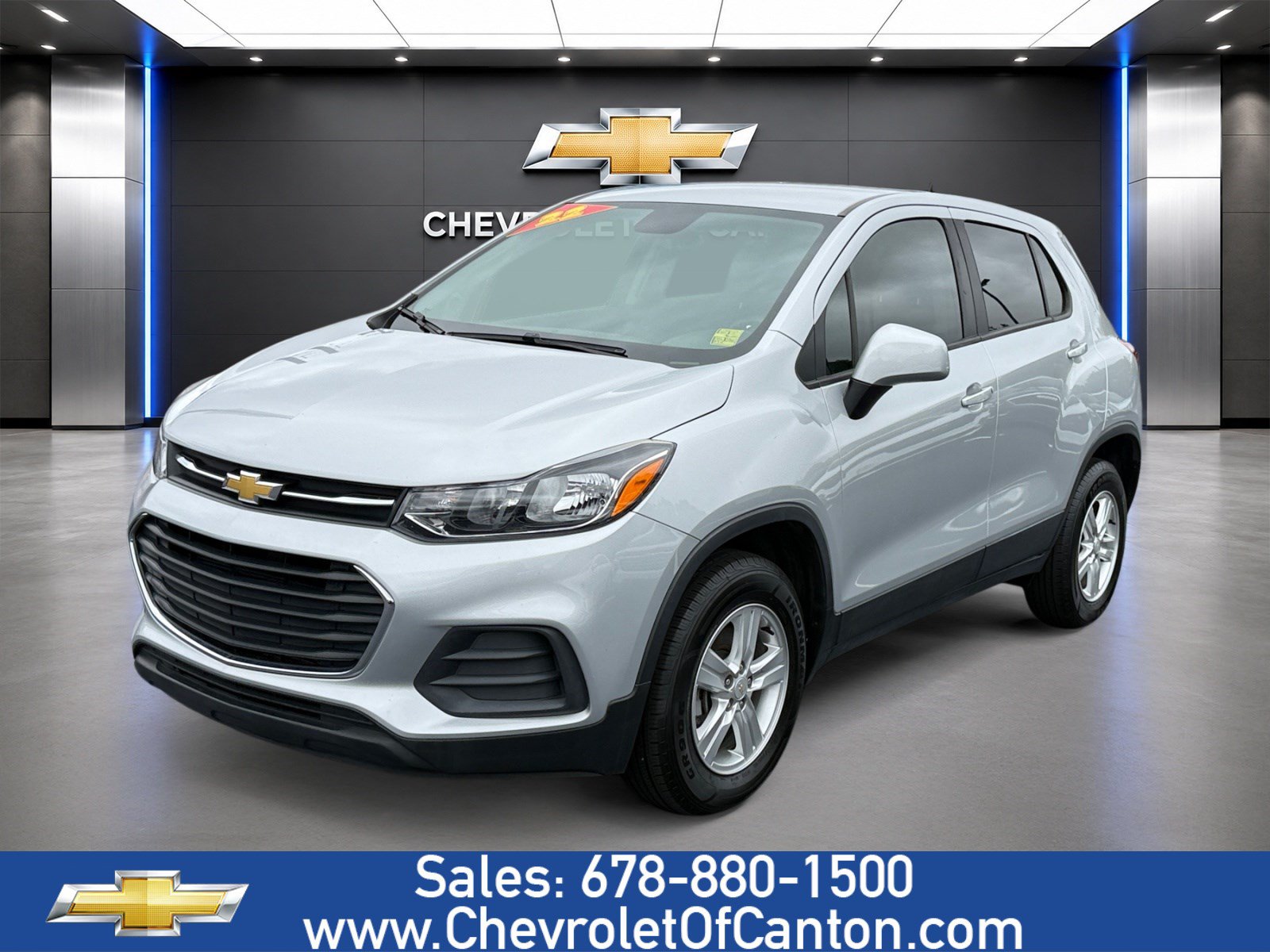 Used 2022 Chevrolet Trax LS w/ Tint and Cruise Package AWD/4WD image 1