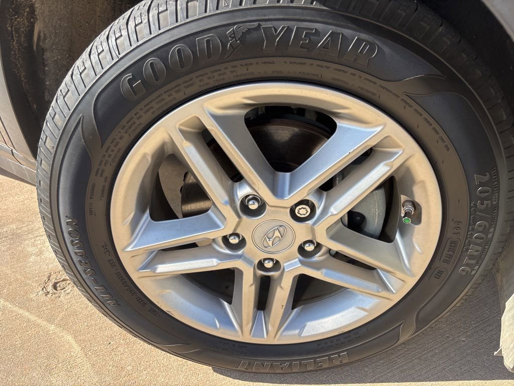 Used 2022 Hyundai Kona SE w/ Cargo Package image 8