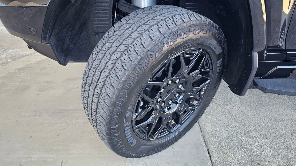 Used 2025 GMC Hummer EV 2X image 16