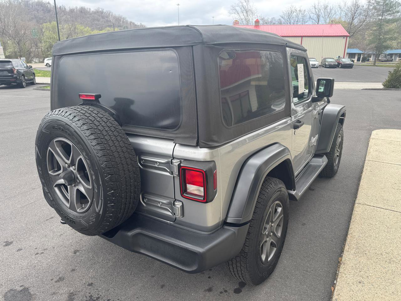 Used 2018 Jeep Wrangler Sport image 6