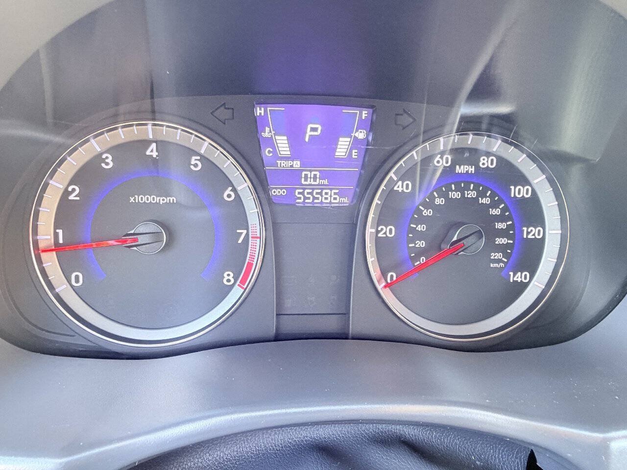 Used 2013 Hyundai Accent GLS FWD image 9